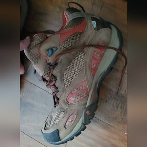 Merrell Women's Tan and Brown Boots